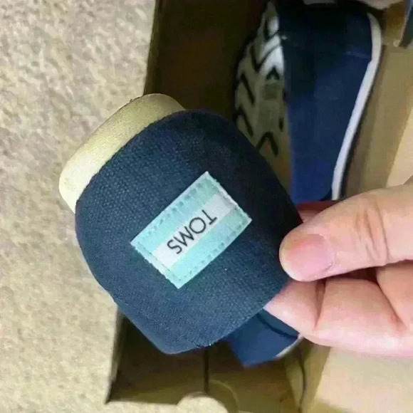 TOMS Alpargata Navy Recycled Cotton Canvas Shoes Size 6 WMN - Worn Once - Picture 2 of 6